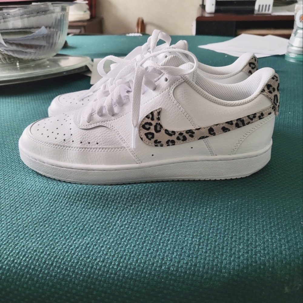 Nike vision court low leopard